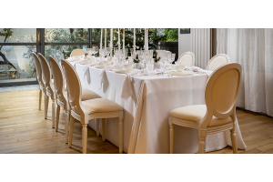 Warum einen runden oder rechteckigen Tisch für Ihre Veranstaltung in der Schweiz wählen?